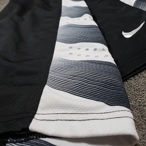 NIKE DRI-FIT BASKETBALL SHORTS - Picture 4 of 5